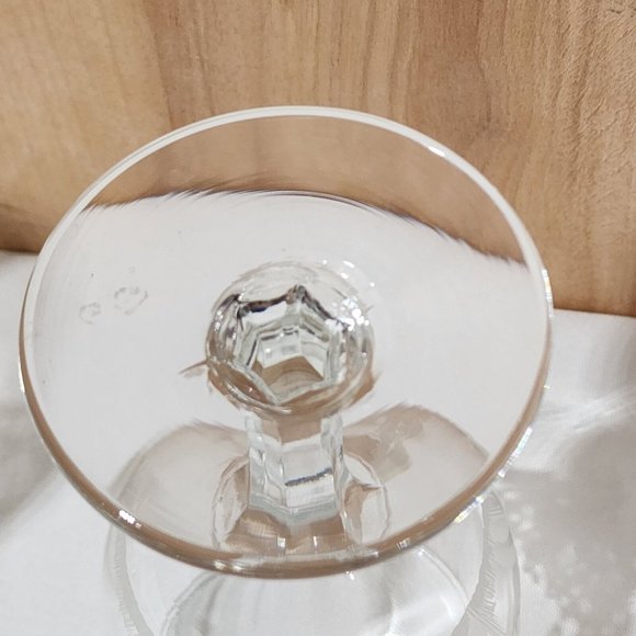 Finely Etched Glass French Provincial Courting Couple Wine Glasses 6" set of 2 - Picture 7 of 11